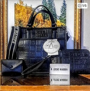 NWT STEVE MADDEN 4 PIECE SET